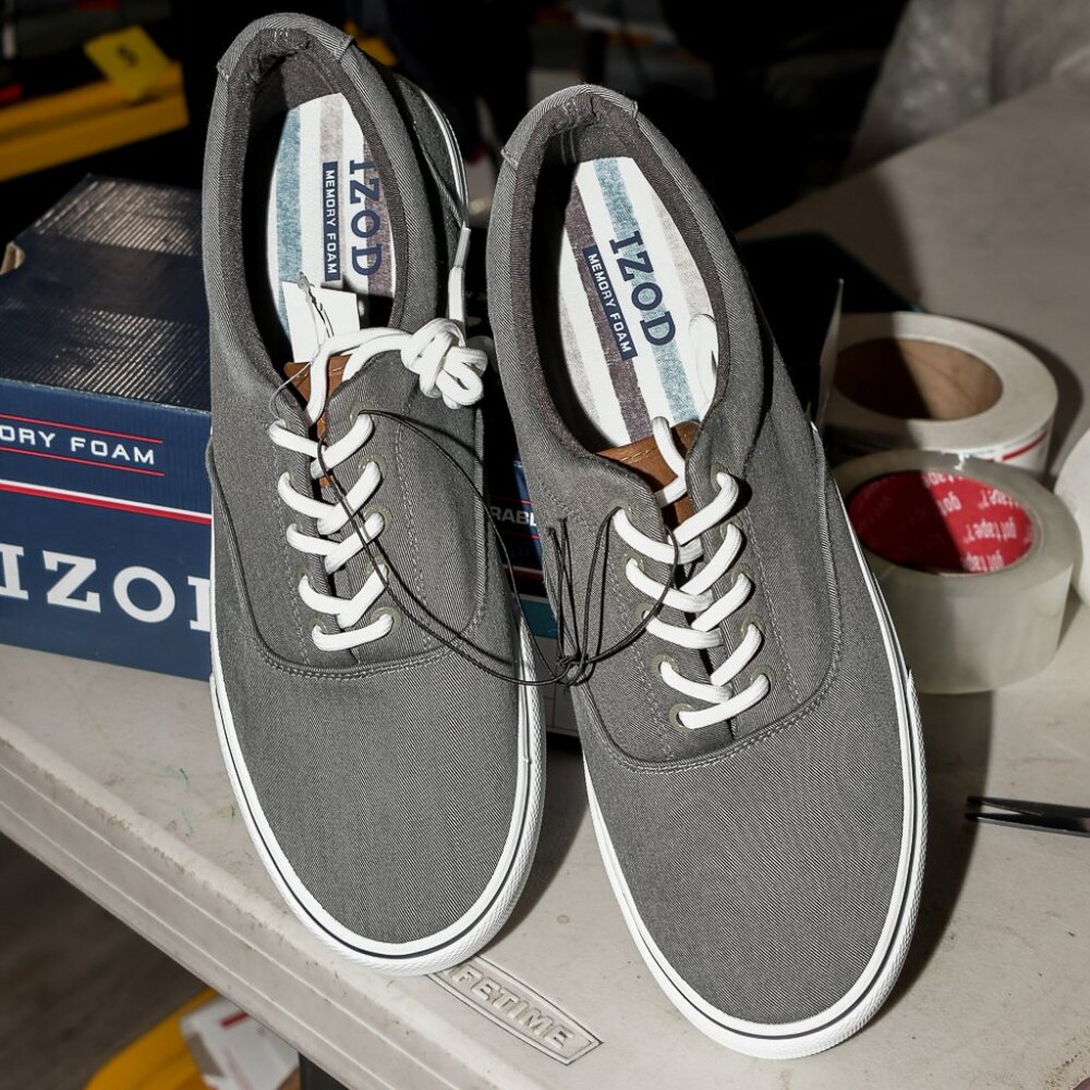 Izod Men's Canvas Shoe -Gray‎ - Picture 2 of 7